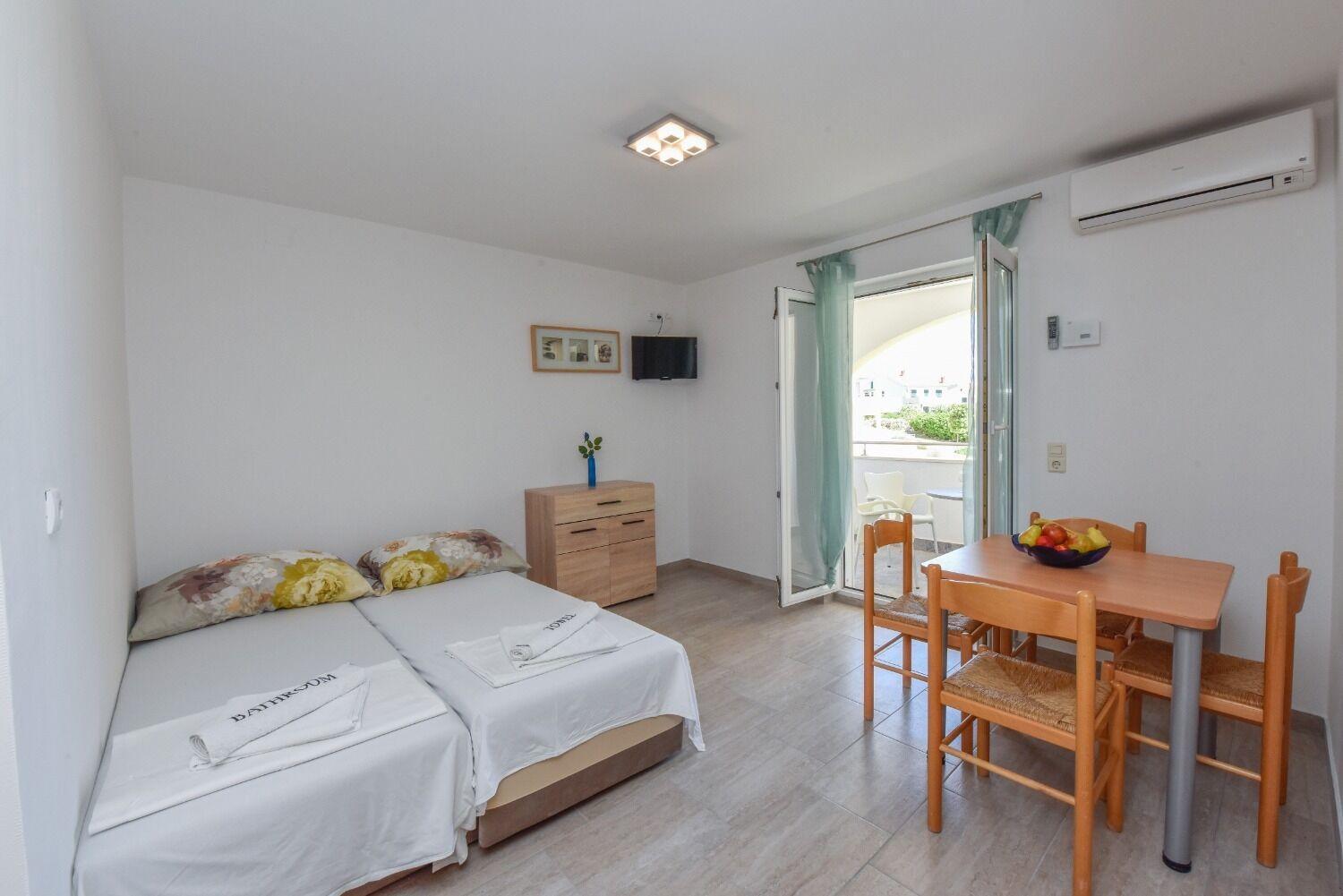Apartments Mark - 200 M From Sea Novalja Eksteriør bilde